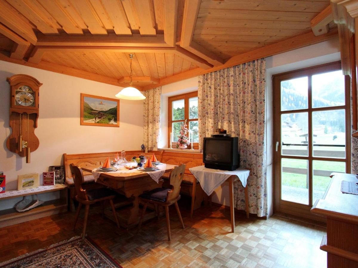 Serene Cottage In Neukirchen Am Gro Venediger Нойкирхен-ам-Гросфенедигер Экстерьер фото