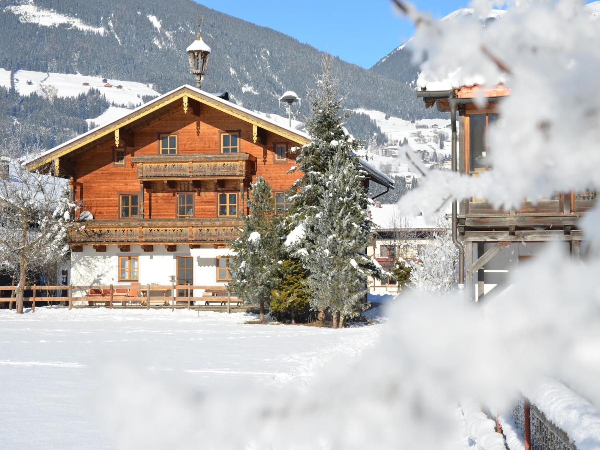 Serene Cottage In Neukirchen Am Gro Venediger Нойкирхен-ам-Гросфенедигер Экстерьер фото